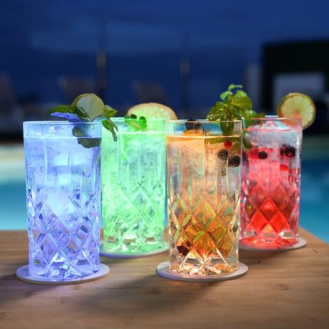 Longdrinks in Blau, Grün, Warmweiß und Rot